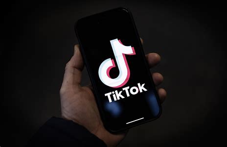 手工羽毛扇網(wǎng)站如何憑借傳統(tǒng)工藝傳承擴大流量？同行都是怎么做的？