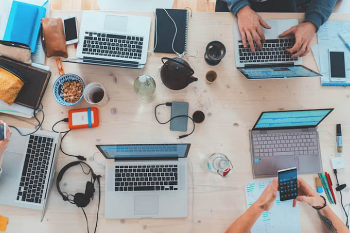 手工羽毛扇網(wǎng)站如何憑借傳統(tǒng)工藝傳承擴(kuò)大流量？同行都是怎么做的？