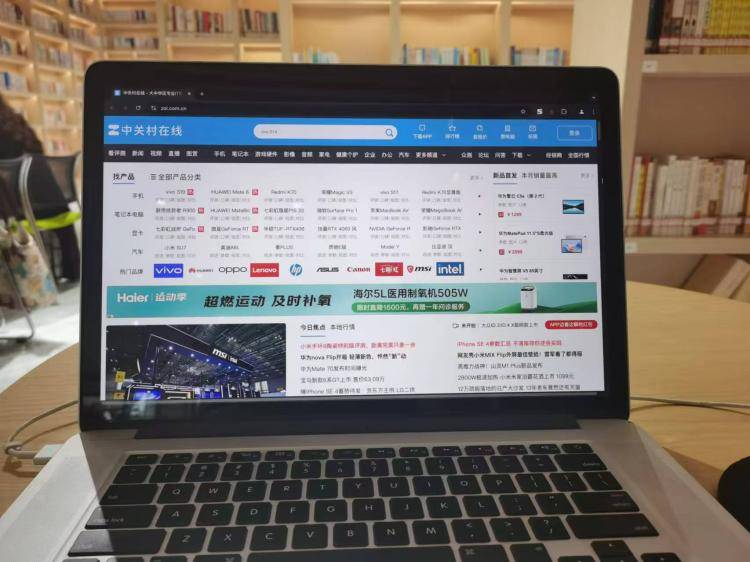 手工羽毛扇網(wǎng)站如何憑借傳統(tǒng)工藝傳承擴大流量？同行都是怎么做的？