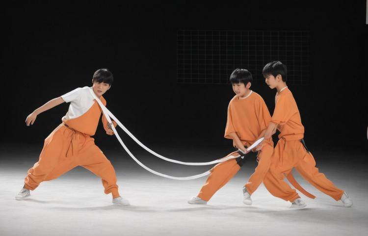 手工羽毛扇網(wǎng)站如何憑借傳統(tǒng)工藝傳承擴(kuò)大流量？同行都是怎么做的？