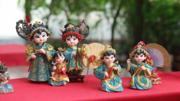 手工羽毛扇網站如何憑借傳統(tǒng)工藝傳承擴大流量？同行都是怎么做的？